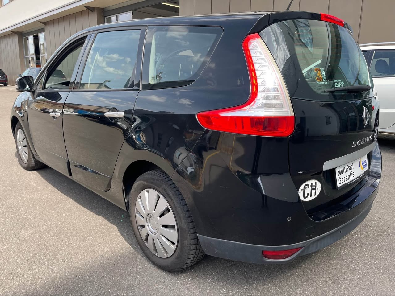 RENAULT Grand Scénic 2.0 16V Dynamique X-Tronic CVT-image-5