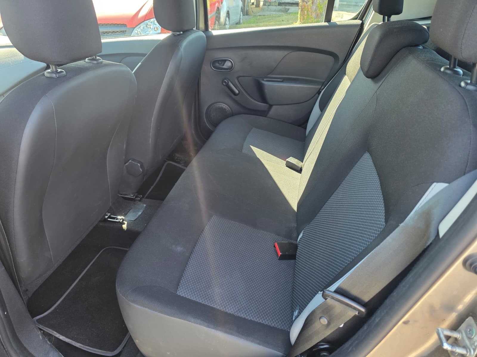 DACIA Sandero Tce 90 Ambiance-image-8