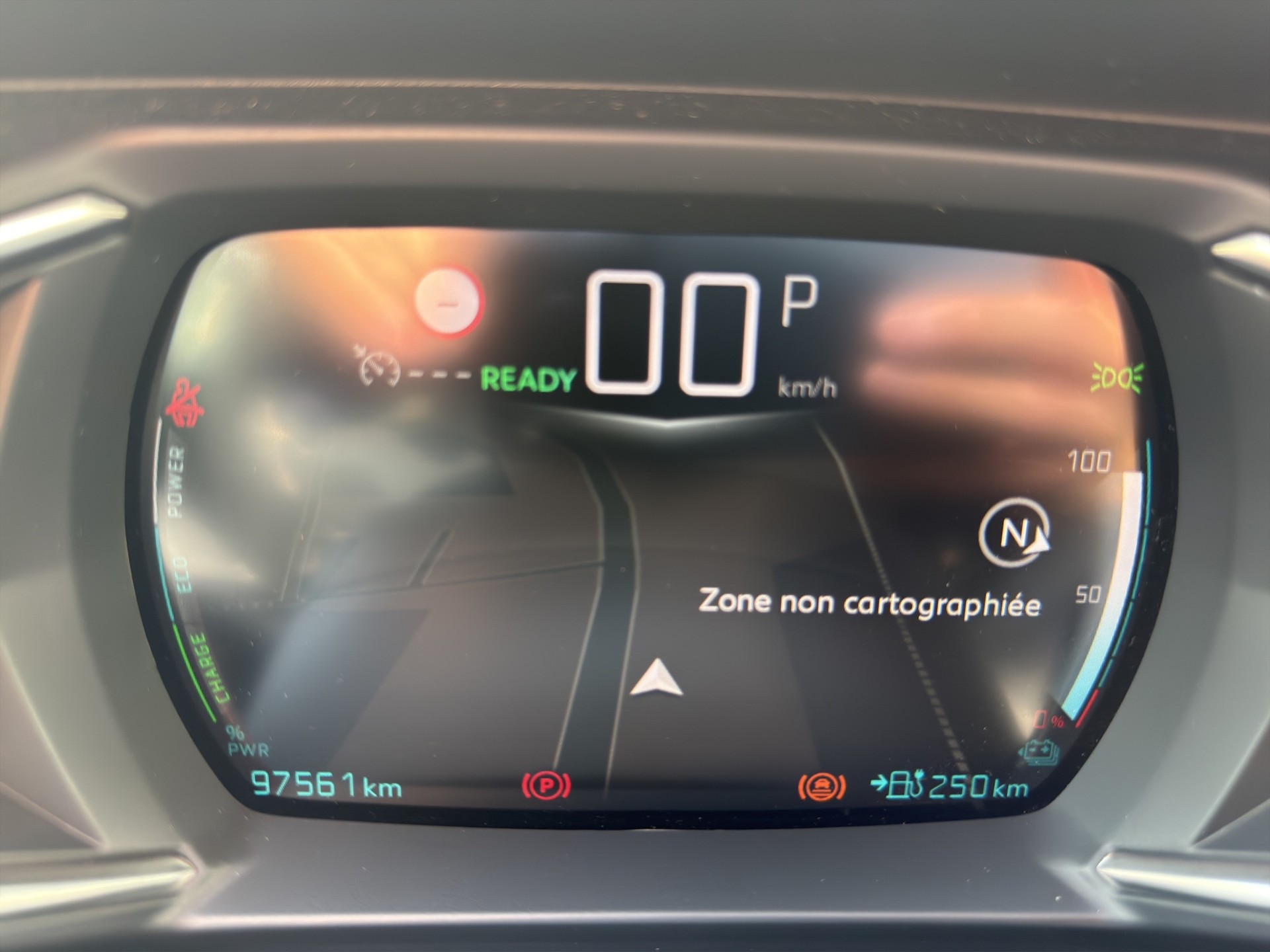 DS AUTOMOBILES DS3 E-Tense SO Chic-image-8