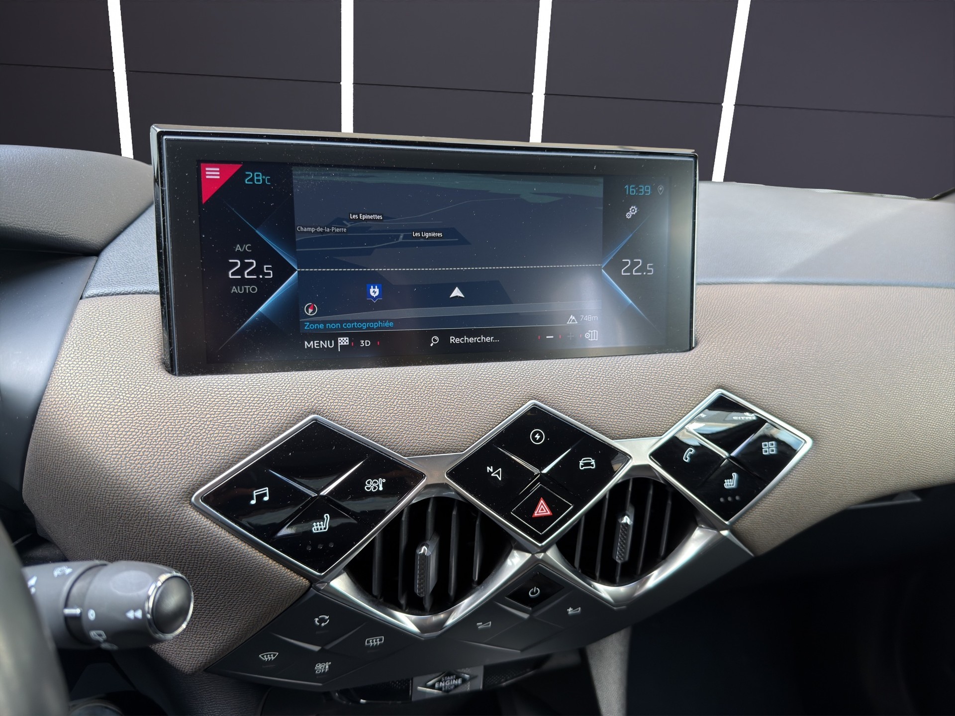 DS AUTOMOBILES DS3 E-Tense SO Chic-image-9