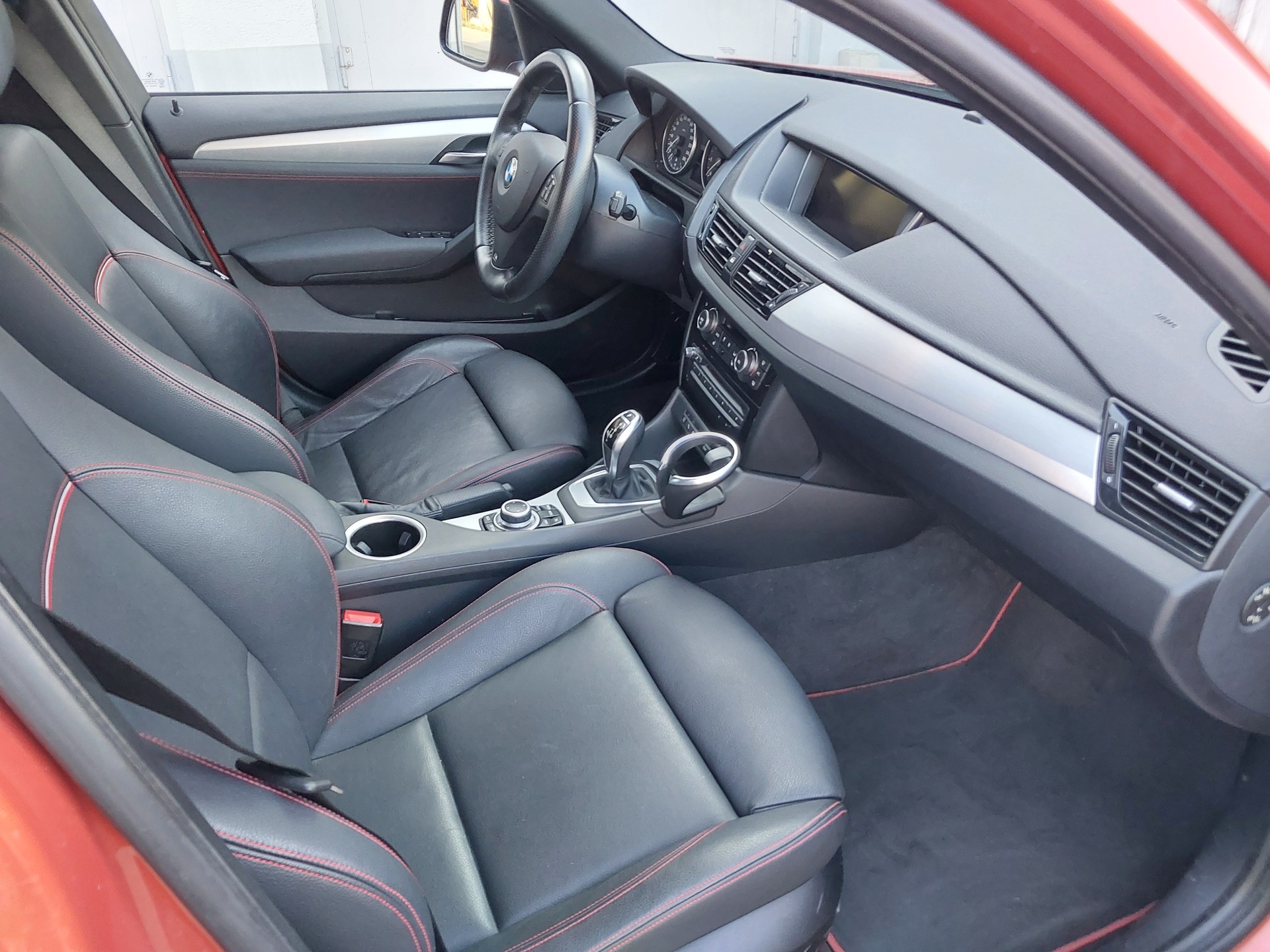 BMW X1 xDrive 28i Sport Line Steptronic-image-10