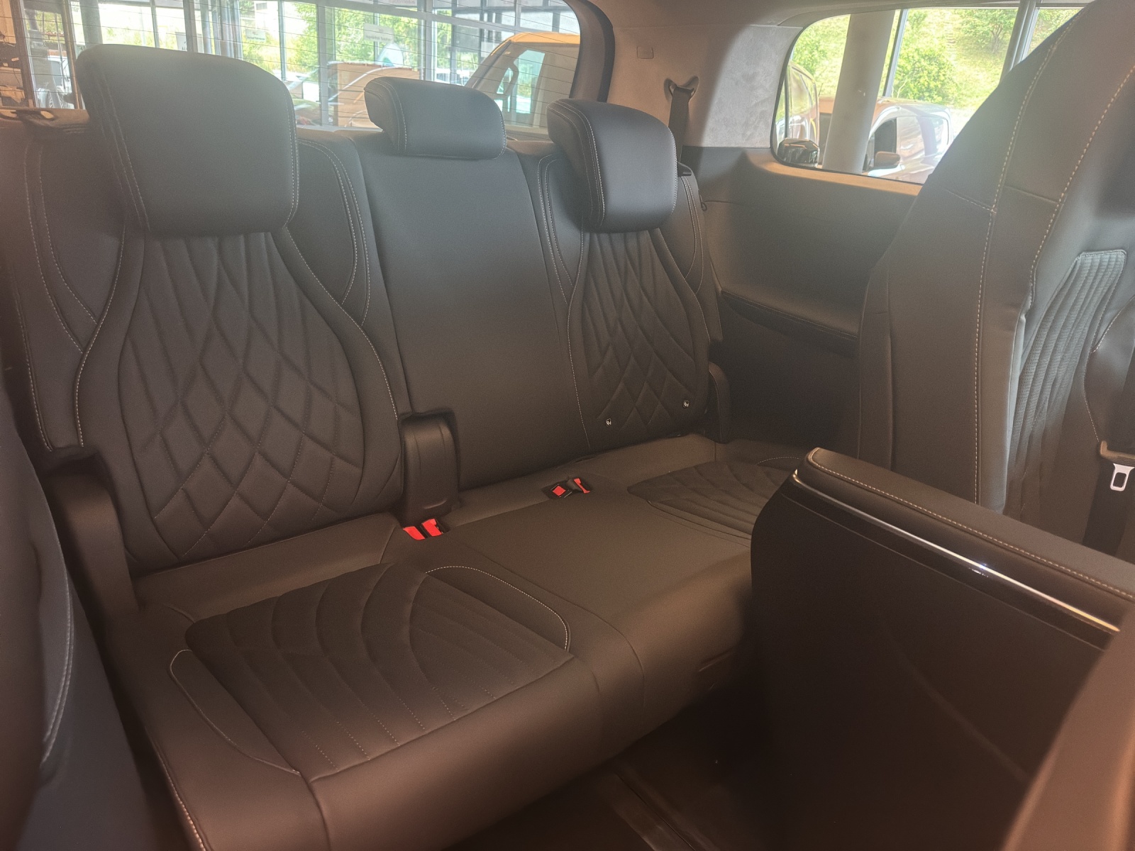 MAXUS Mifa 9 Luxury 90kWh-image-23