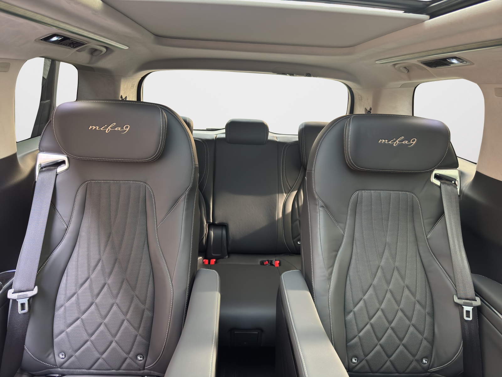 MAXUS Mifa 9 Luxury 90kWh-image-20