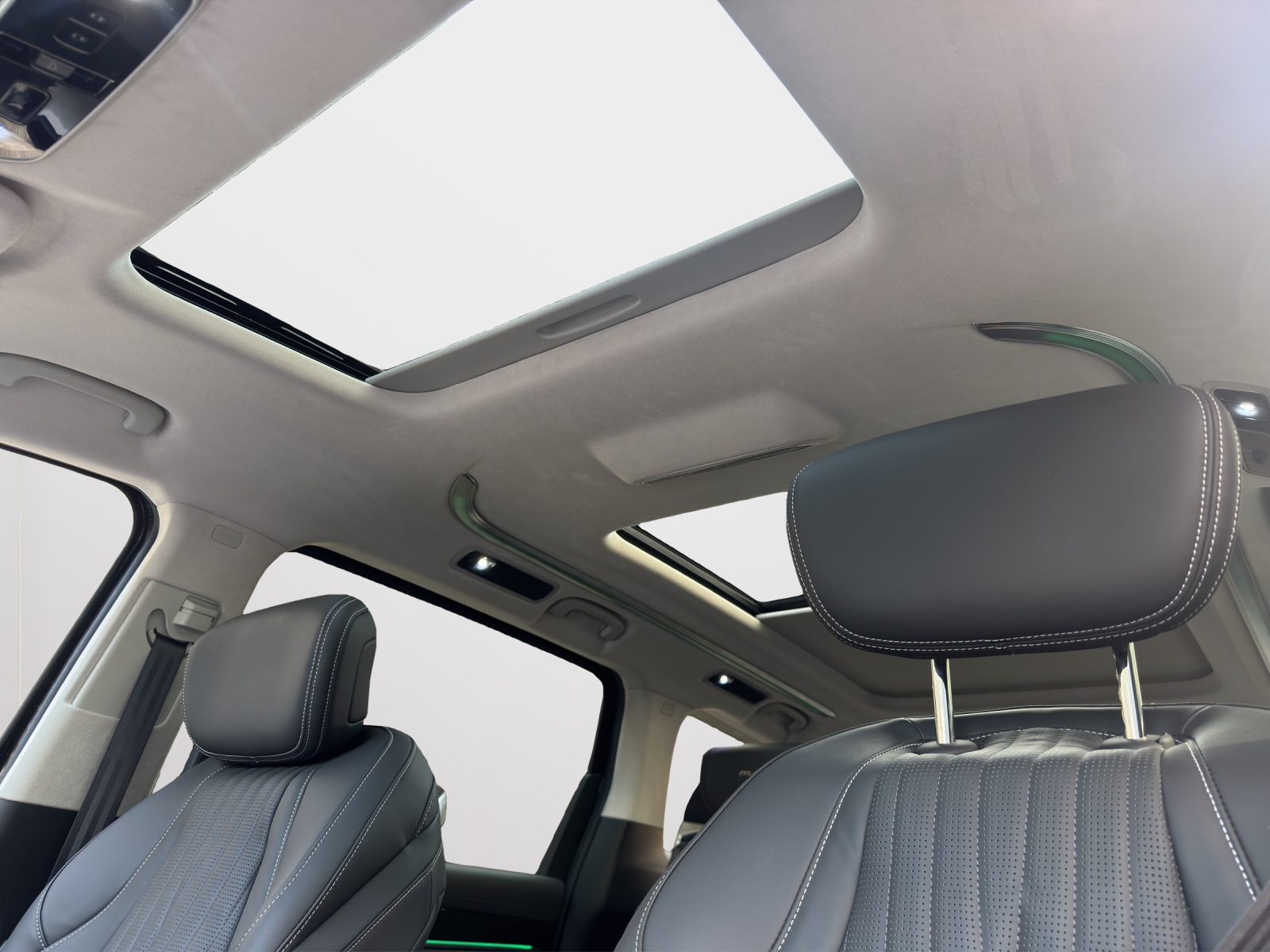 MAXUS Mifa 9 Luxury 90kWh-image-12