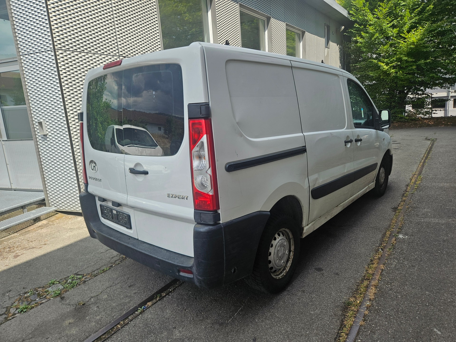 PEUGEOT Partner 1.6 e-HDI Urban Pack-image-4