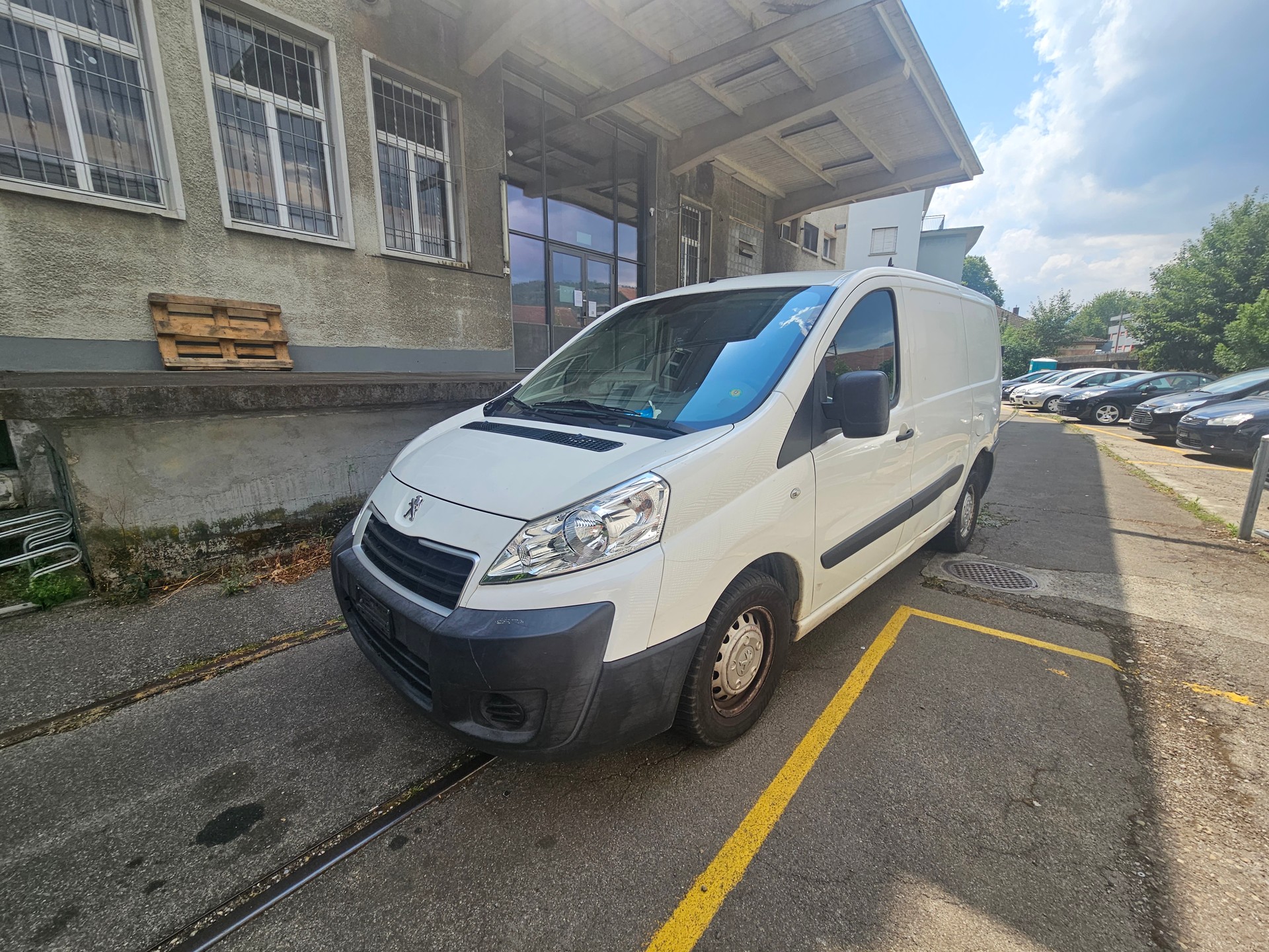 PEUGEOT Partner 1.6 e-HDI Urban Pack-image-1