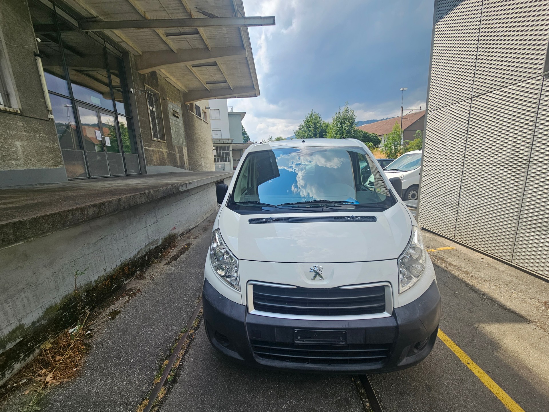 PEUGEOT Partner 1.6 e-HDI Urban Pack-image-0