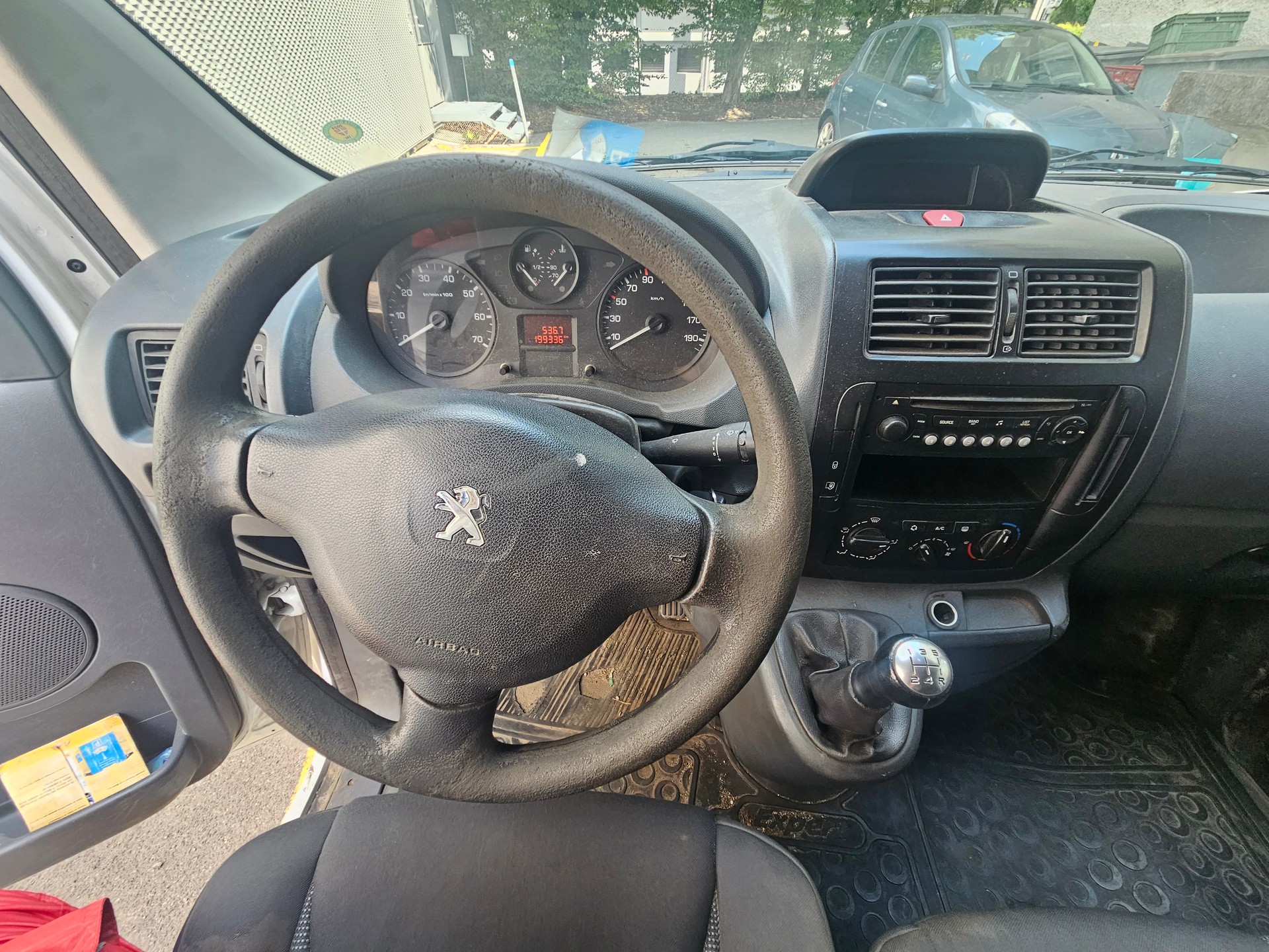 PEUGEOT Partner 1.6 e-HDI Urban Pack-image-7