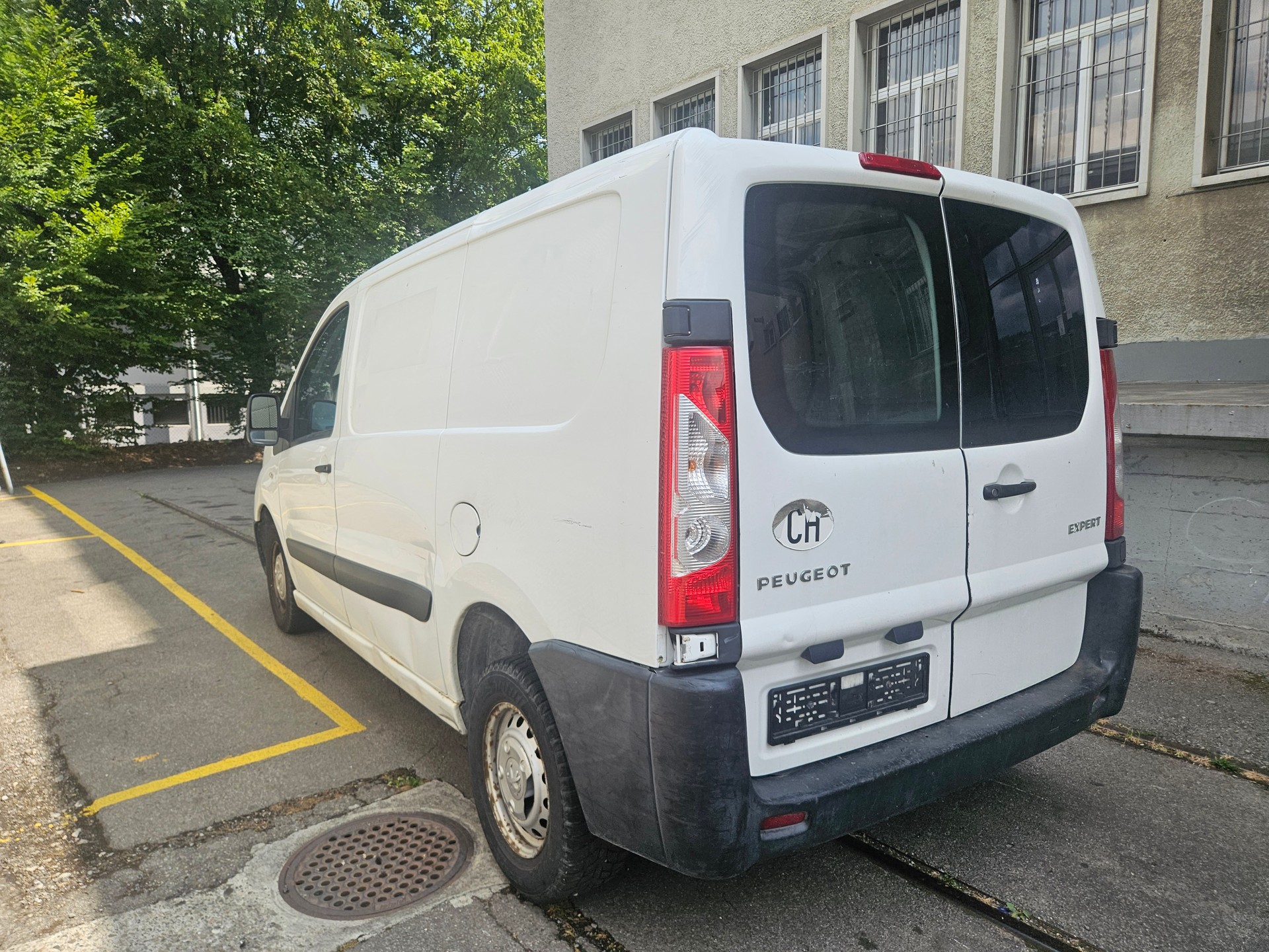 PEUGEOT Partner 1.6 e-HDI Urban Pack-image-5