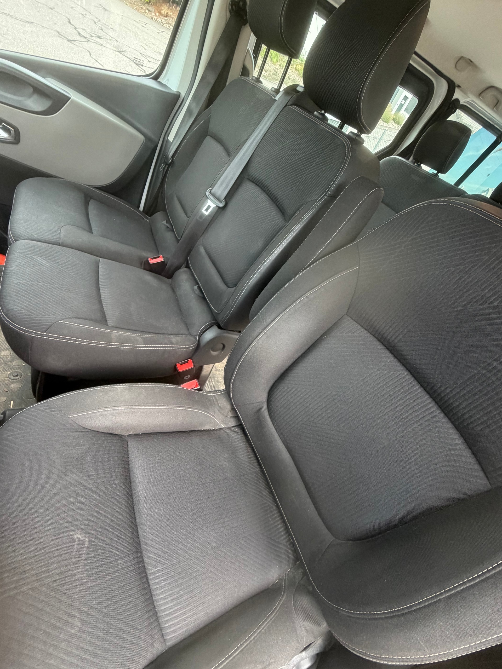 RENAULT Trafic ENERGY dCi 145 Grand Passenger Dynamique-image-5