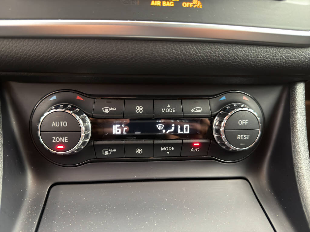 MERCEDES-BENZ CLA 200 d AMG Line 4 matic-image-16