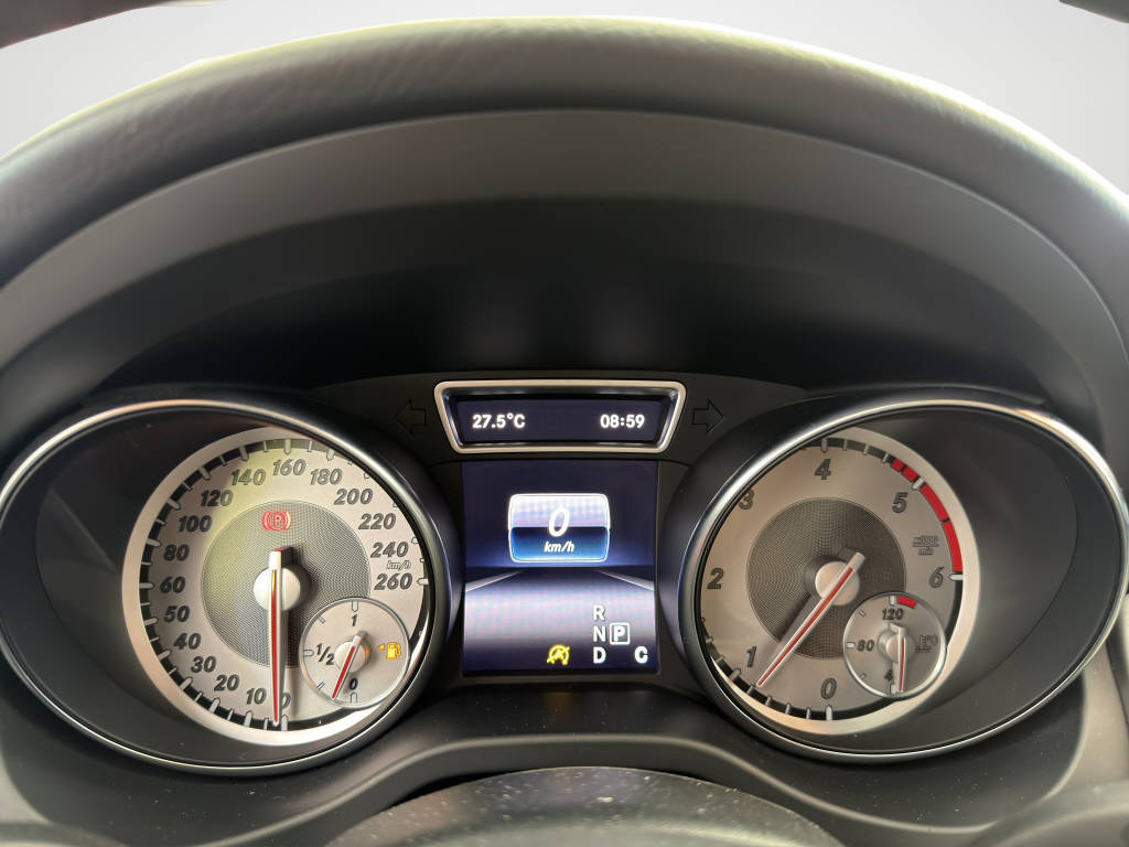 MERCEDES-BENZ CLA 200 d AMG Line 4 matic-image-10