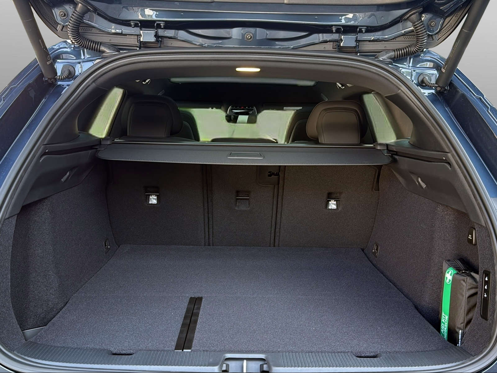 VOLVO EX60 Twin Ultra AWD-image-9