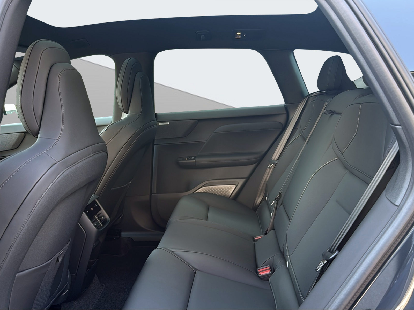 VOLVO EX60 Twin Ultra AWD-image-11