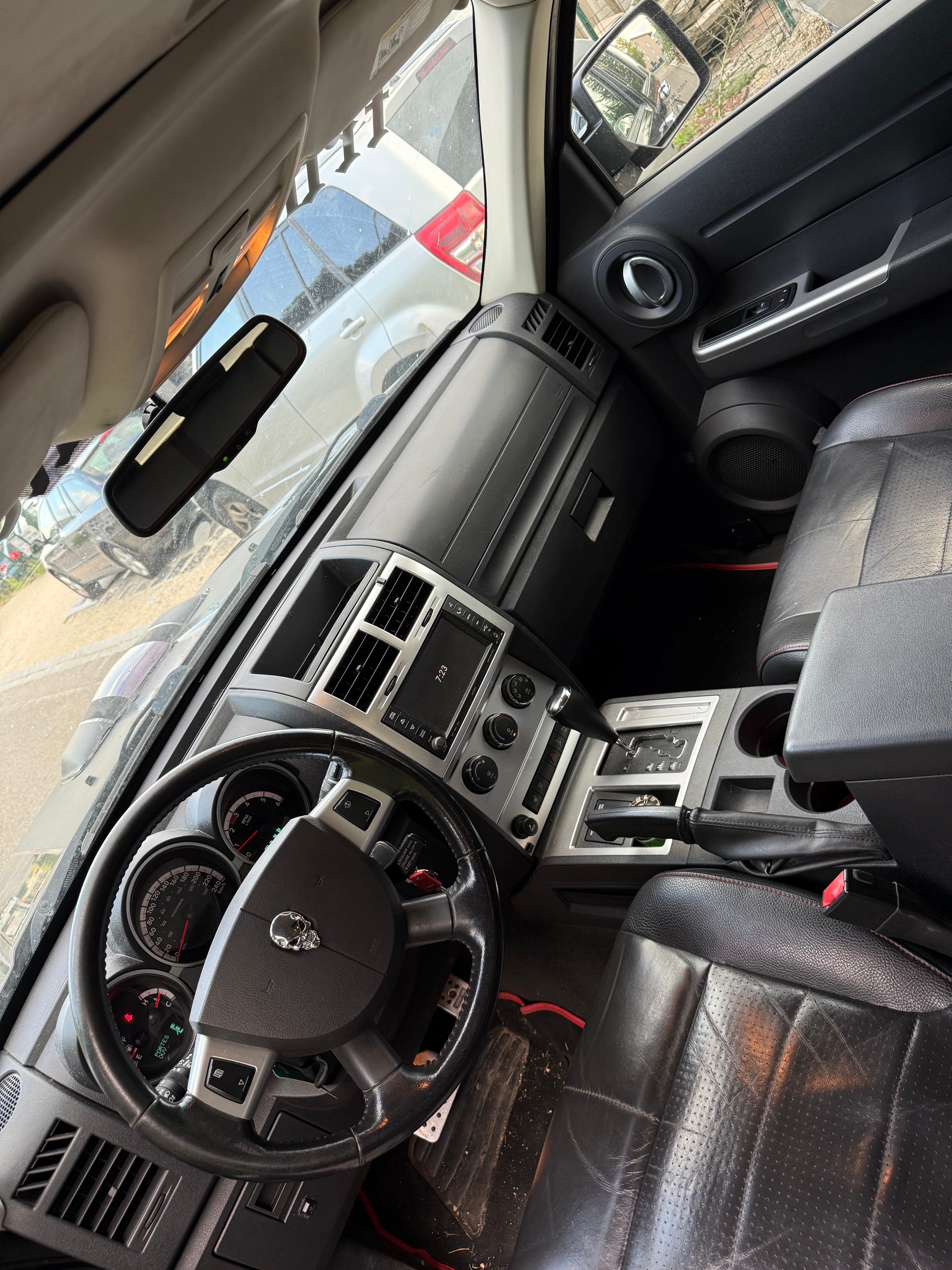 DODGE Nitro 2.8 CRD R/T Automatic-image-6