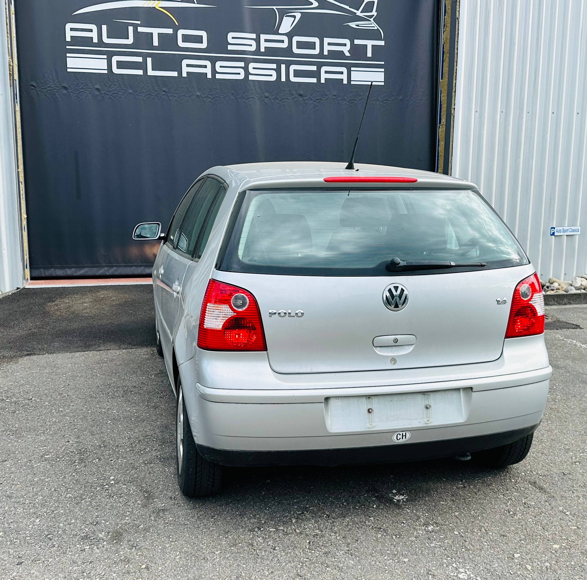 VW Polo 1.4 16V Comfortline Automat-image-11