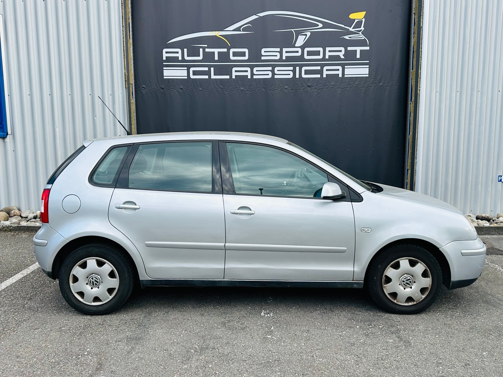 VW Polo 1.4 16V Comfortline Automat-image-1