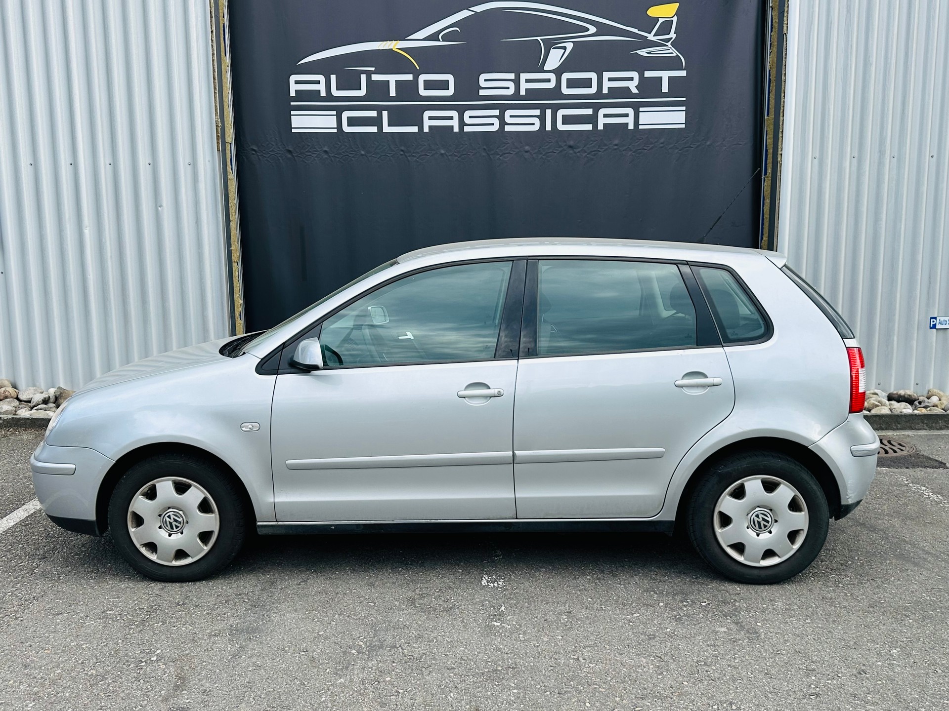 VW Polo 1.4 16V Comfortline Automat-image-0