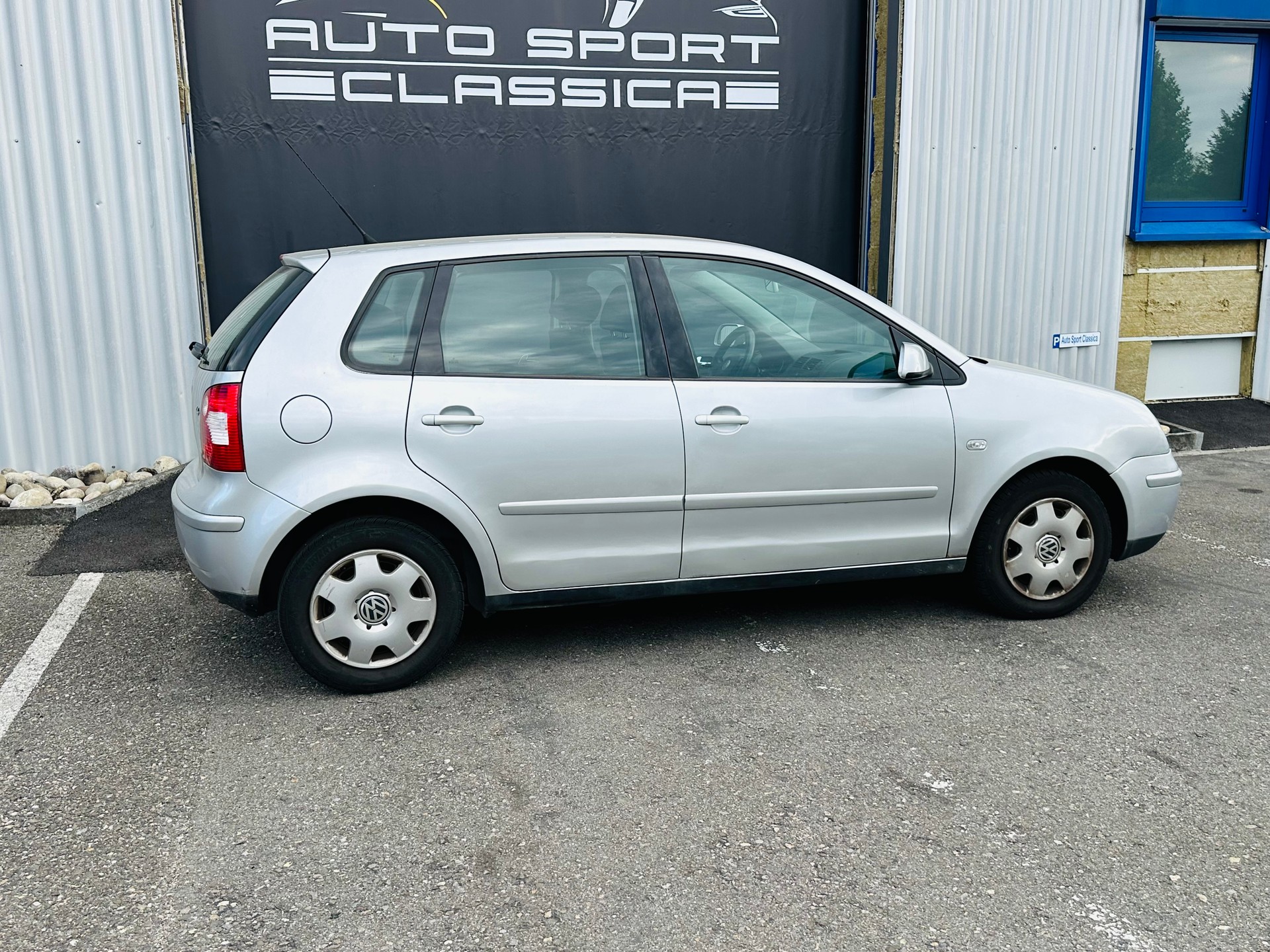 VW Polo 1.4 16V Comfortline Automat-image-6