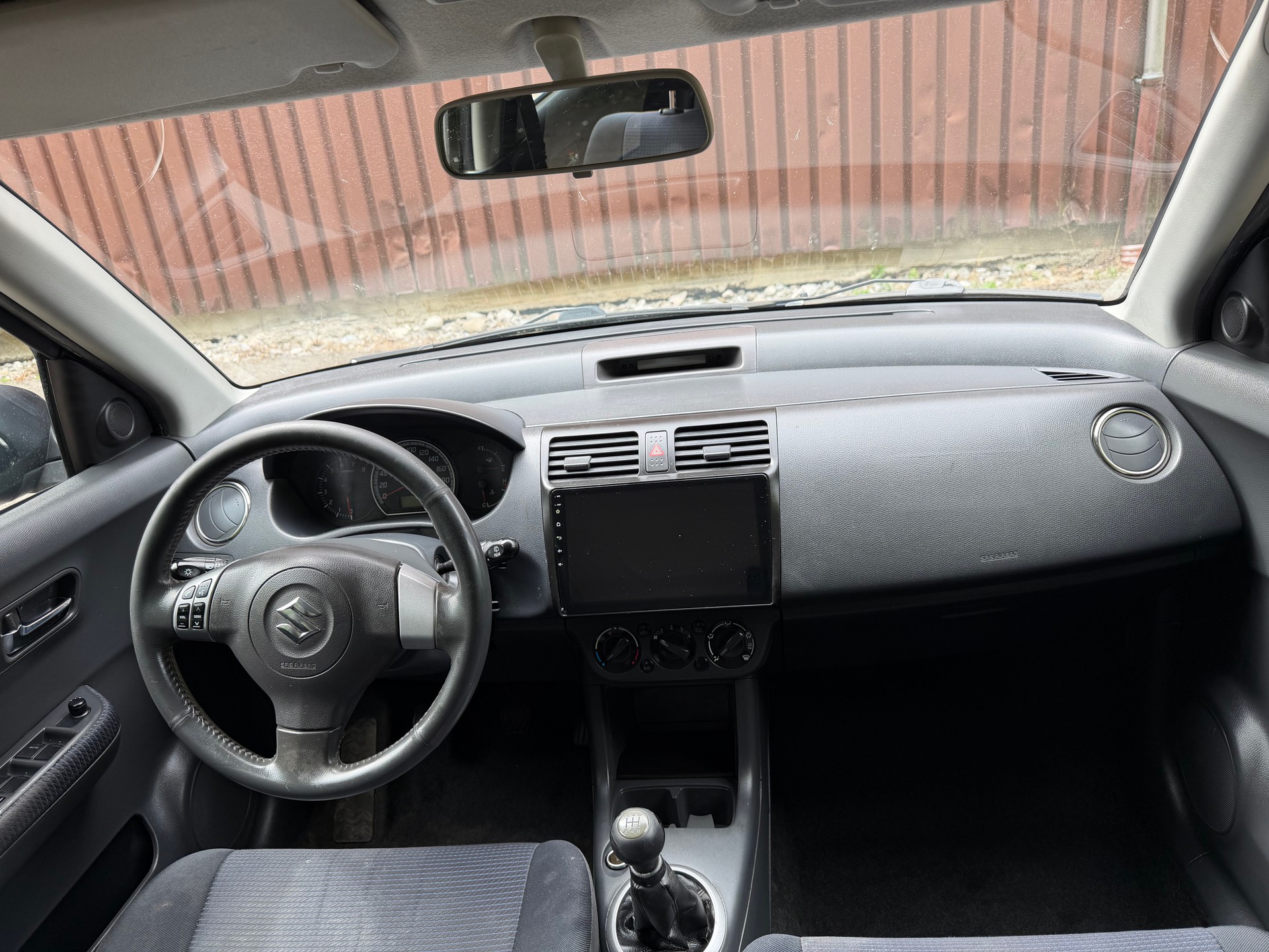 SUZUKI Swift 1.3i 16V GL-image-8