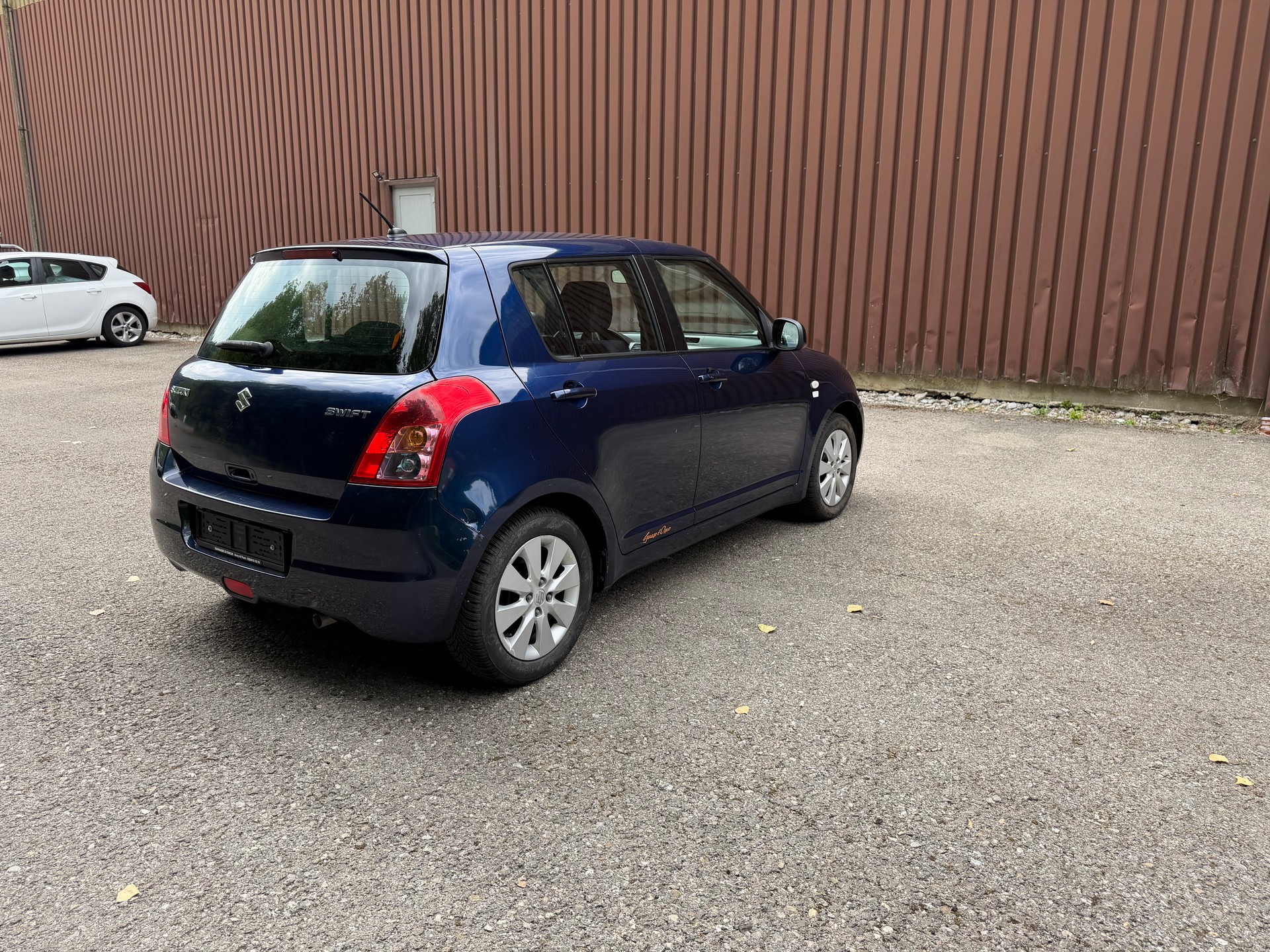 SUZUKI Swift 1.3i 16V GL-image-5