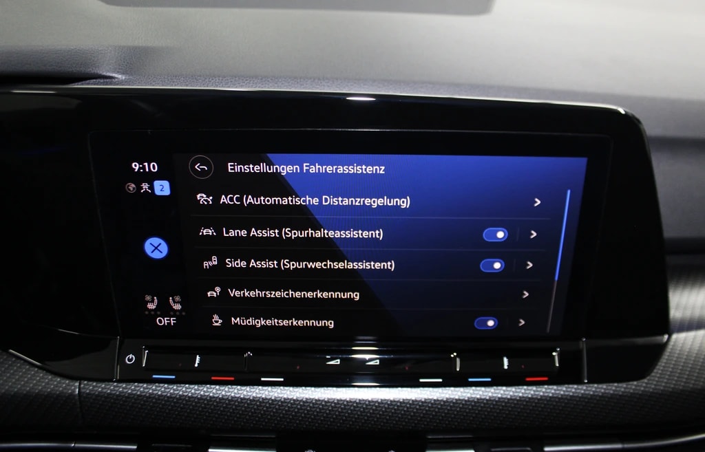 VW Golf 2.0 TSI R DSG 4Motion Performance Akrapovic / CH-Fahrzeug-image-25