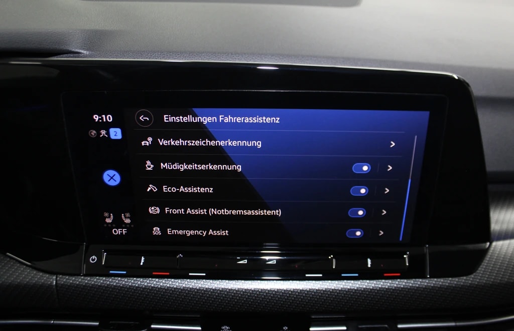 VW Golf 2.0 TSI R DSG 4Motion Performance Akrapovic / CH-Fahrzeug-image-26