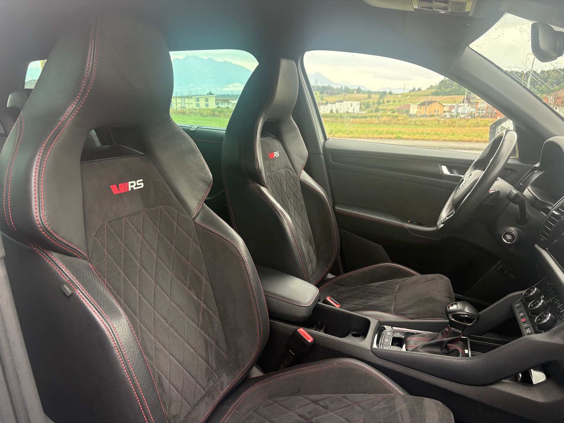 SKODA Kodiaq 2.0 Bi-TDI SCR RS 4x4 DSG-image-12