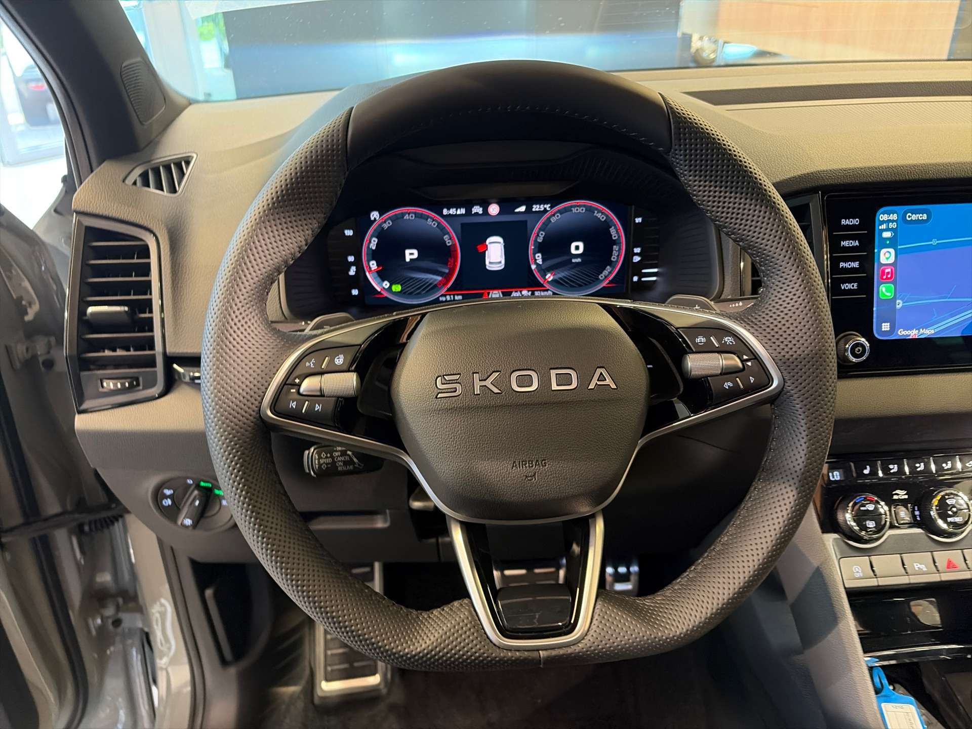 SKODA Karoq 2.0 TSi SportLine 4x4 DSG-Automat-image-15