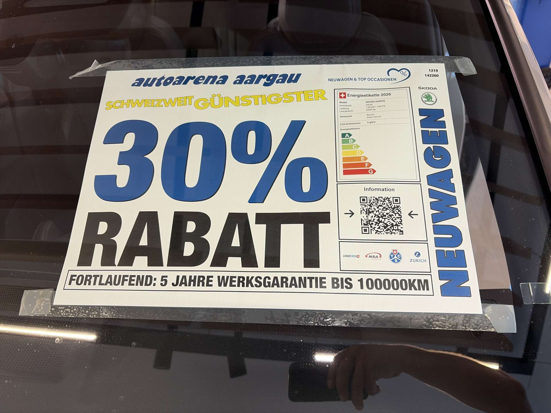 SKODA Karoq 2.0 TSi SportLine 4x4 DSG-Automat-image-3