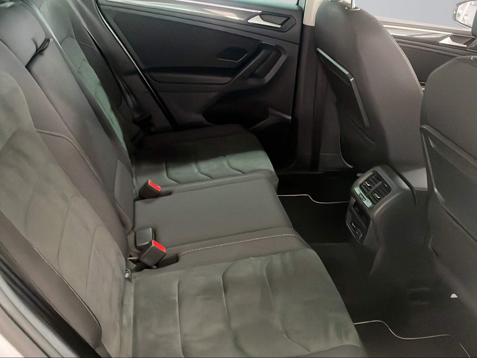 VW Tiguan 2.0TSI Comfortline 4Motion DSG-image-7
