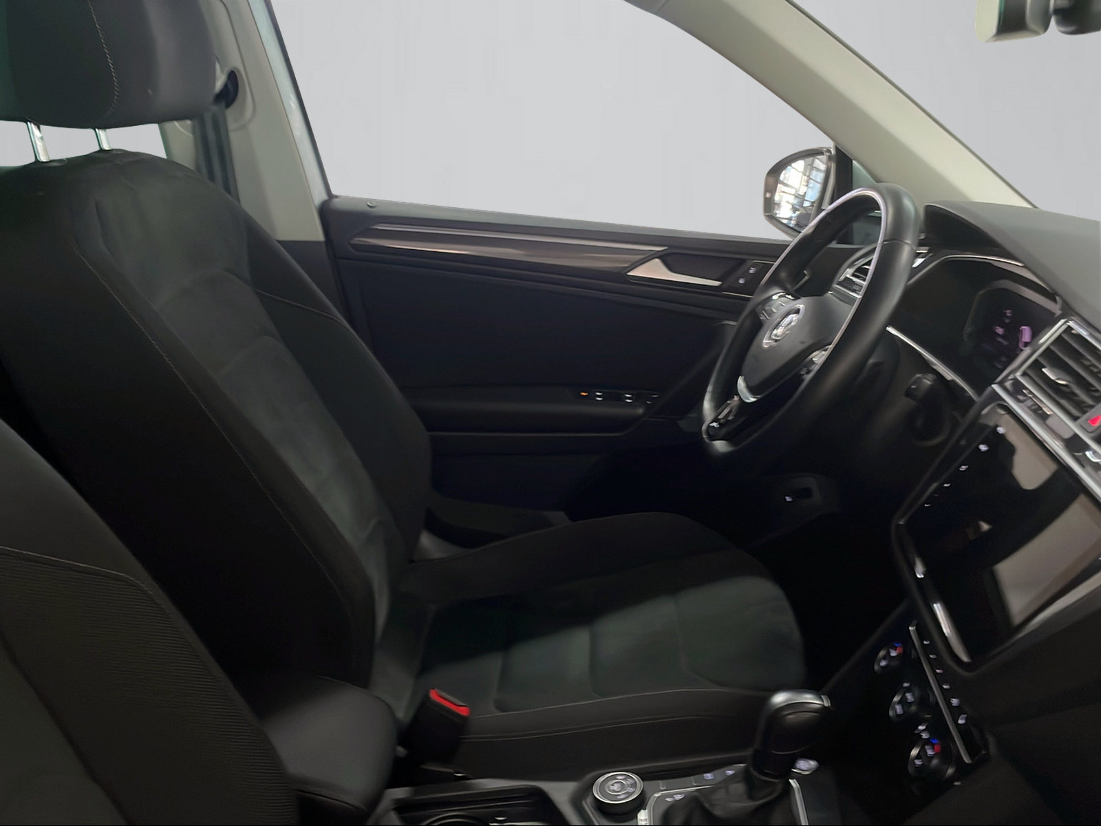 VW Tiguan 2.0TSI Comfortline 4Motion DSG-image-6