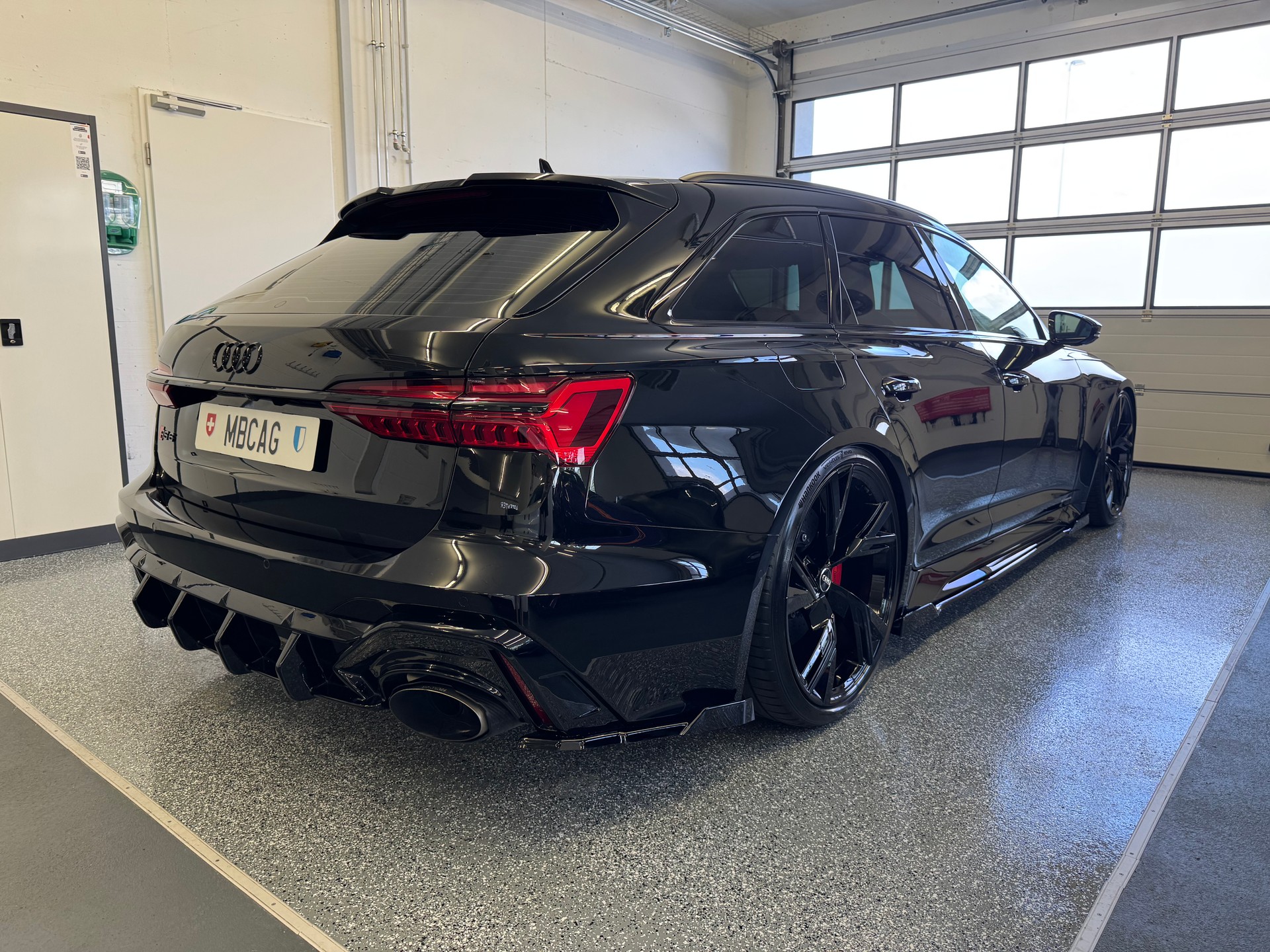 AUDI RS6 Avant 4.0 TFSI V8 quattro, CH Fahrzeug, Keramik, KW V4, BTM-image-8