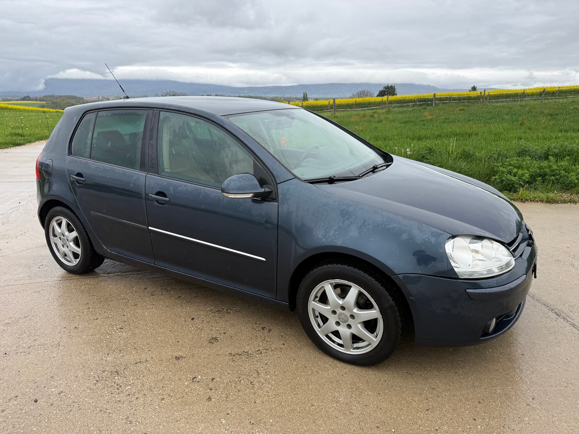 VW Golf 2.0 FSI Comfortline-image-5