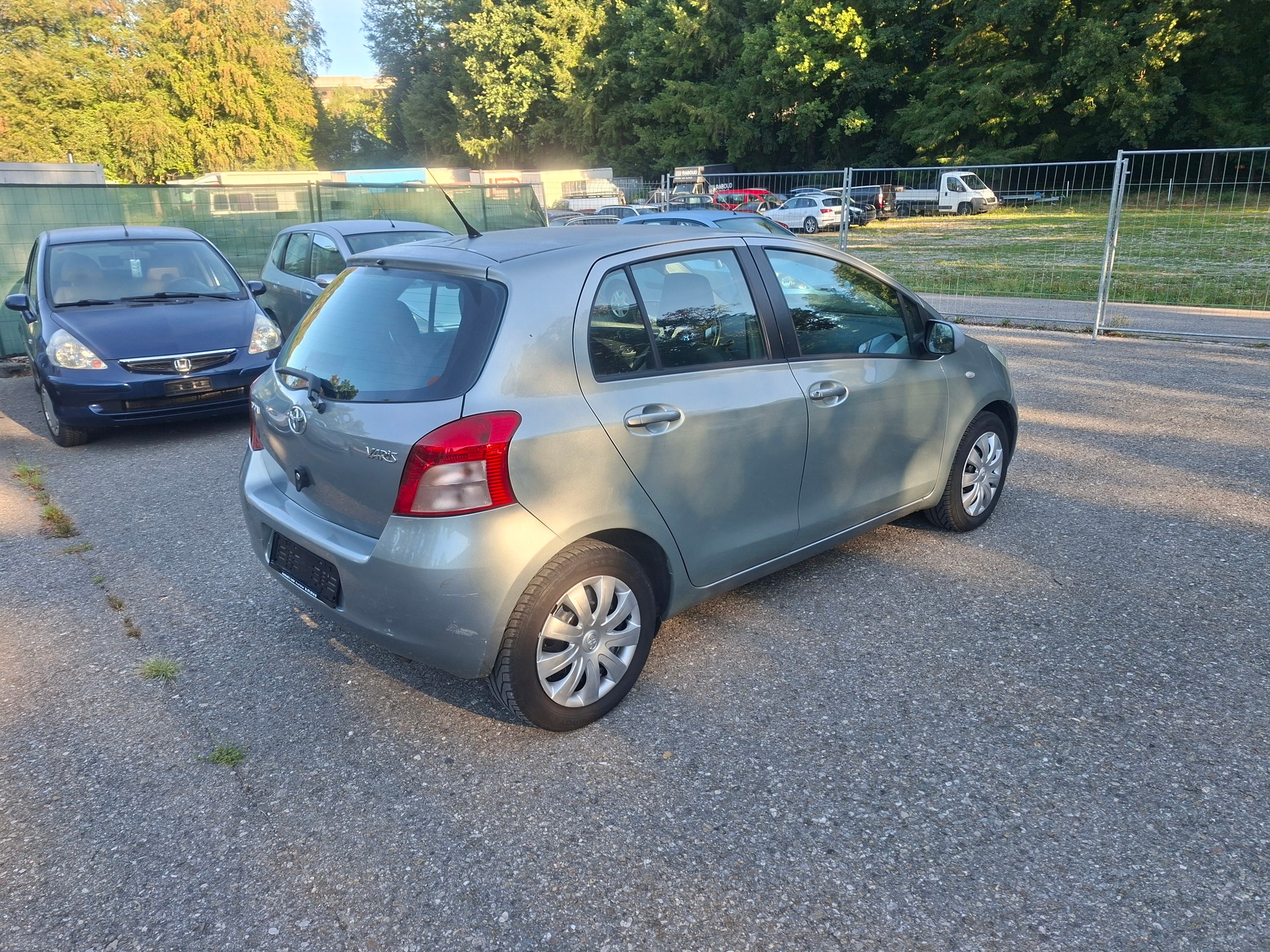 TOYOTA Yaris 1.3 Linea Sol-image-6