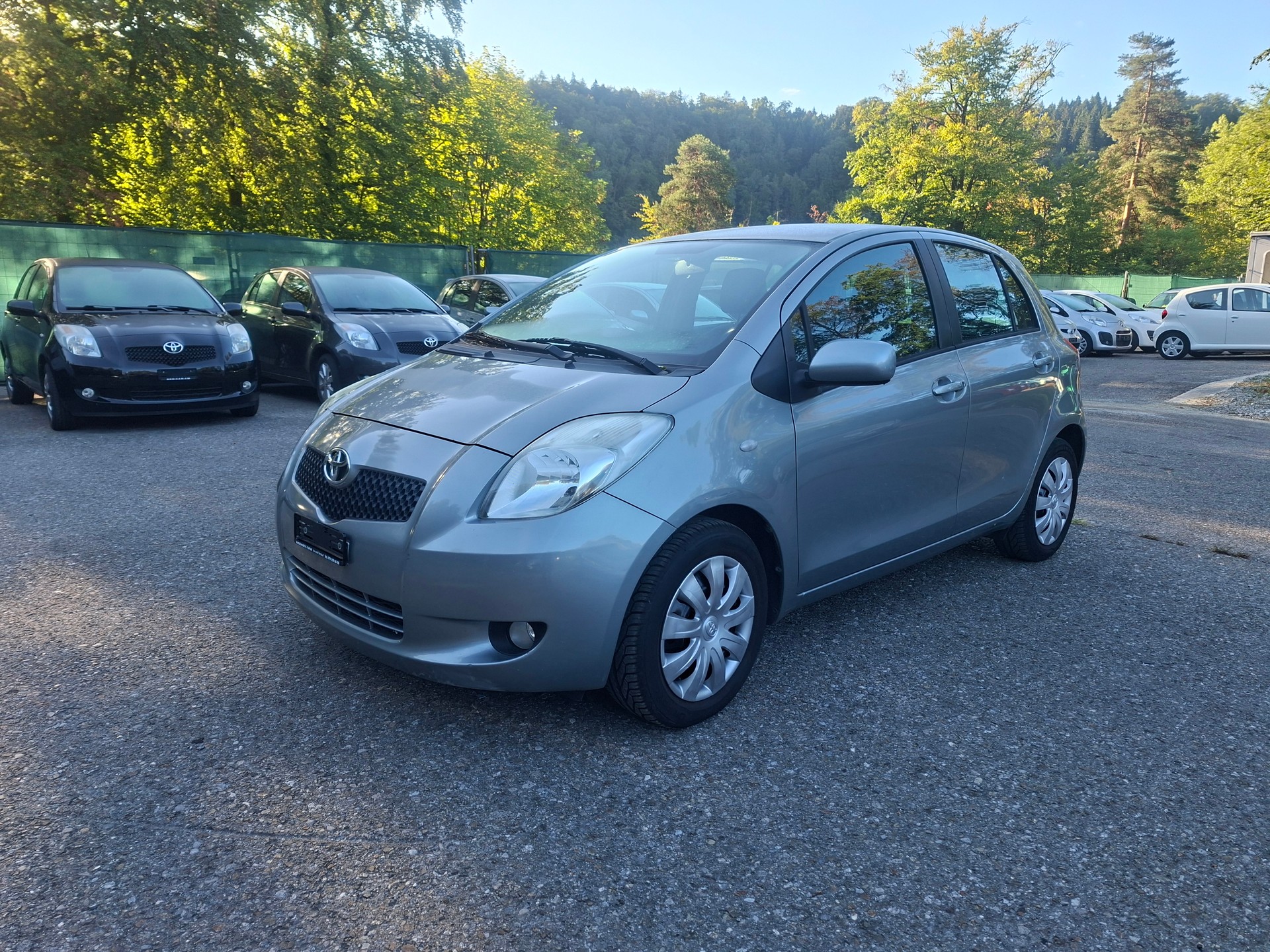 TOYOTA Yaris 1.3 Linea Sol-image-1