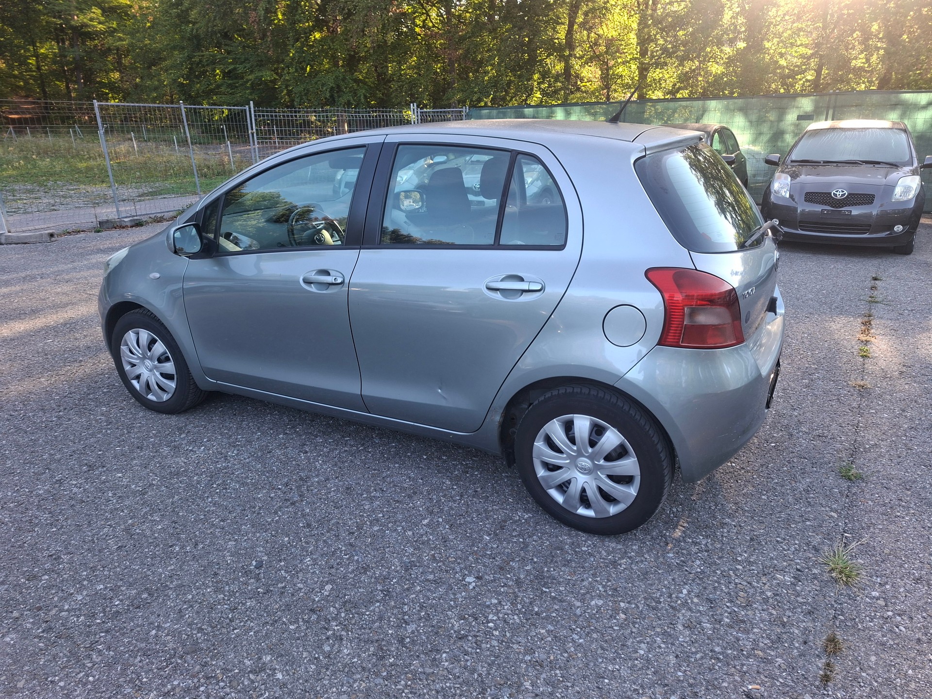 TOYOTA Yaris 1.3 Linea Sol-image-4