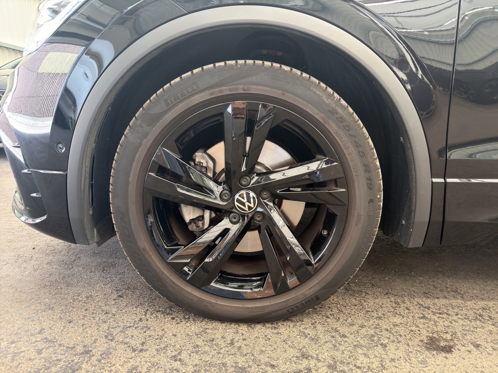 VW Tiguan 2.0TSI R-Line 4Motion DSG Black Style - Anhängekupplung - 360 Kamera - Matrix-LED-image-14
