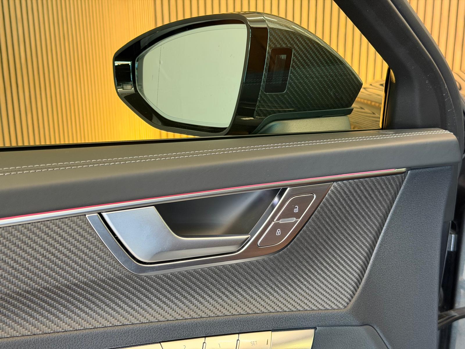 AUDI RS6 Avant 4.0 TFSI V8 quattro-image-29