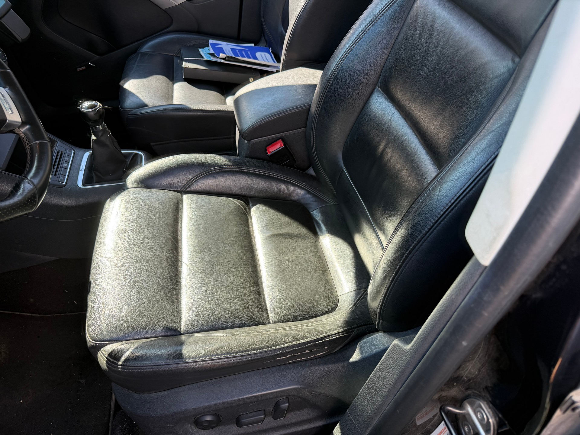 VW Tiguan 2.0 TSI Sport&Style-image-5