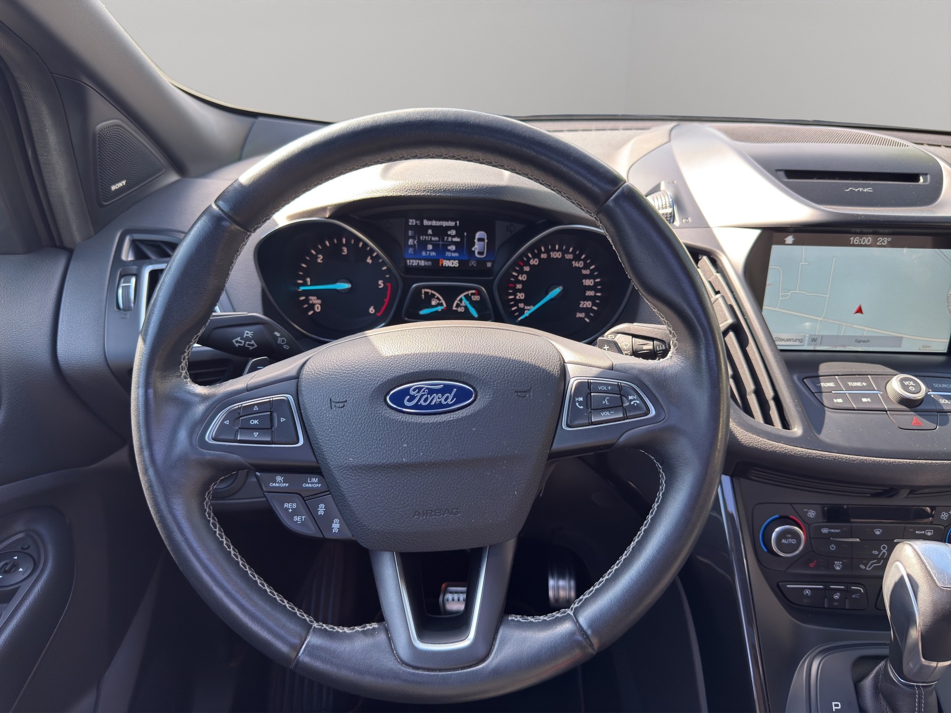 FORD Kuga 2.0 TDCi ST Line High 4WD PowerShift-image-16