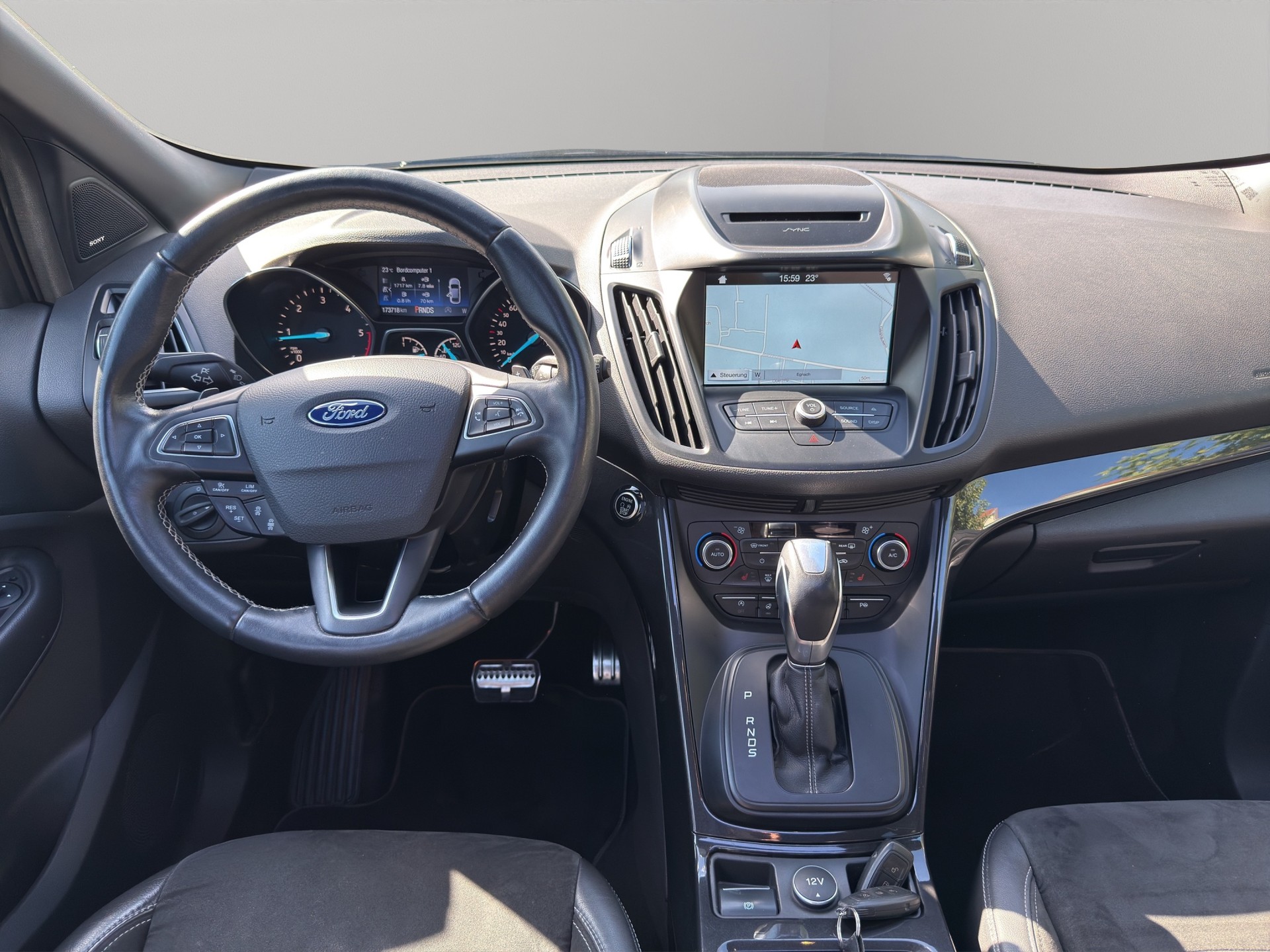 FORD Kuga 2.0 TDCi ST Line High 4WD PowerShift-image-19