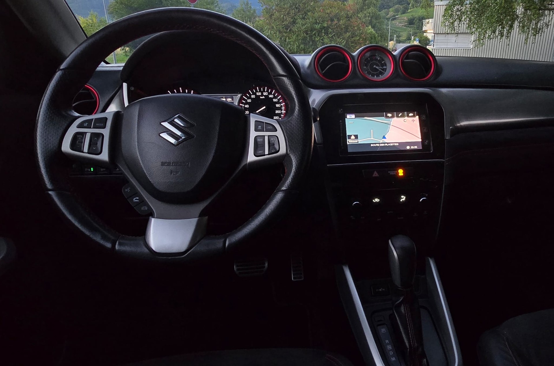 SUZUKI Vitara 1.4 Boosterjet Sergio Cellano Top Automatic-image-10
