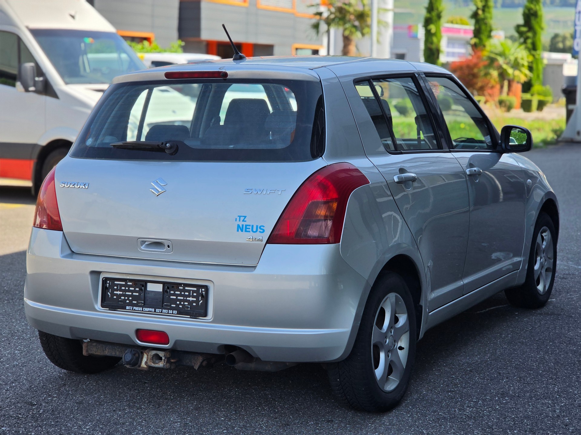SUZUKI Swift 1.3i 16V GL Top 4x4-image-5