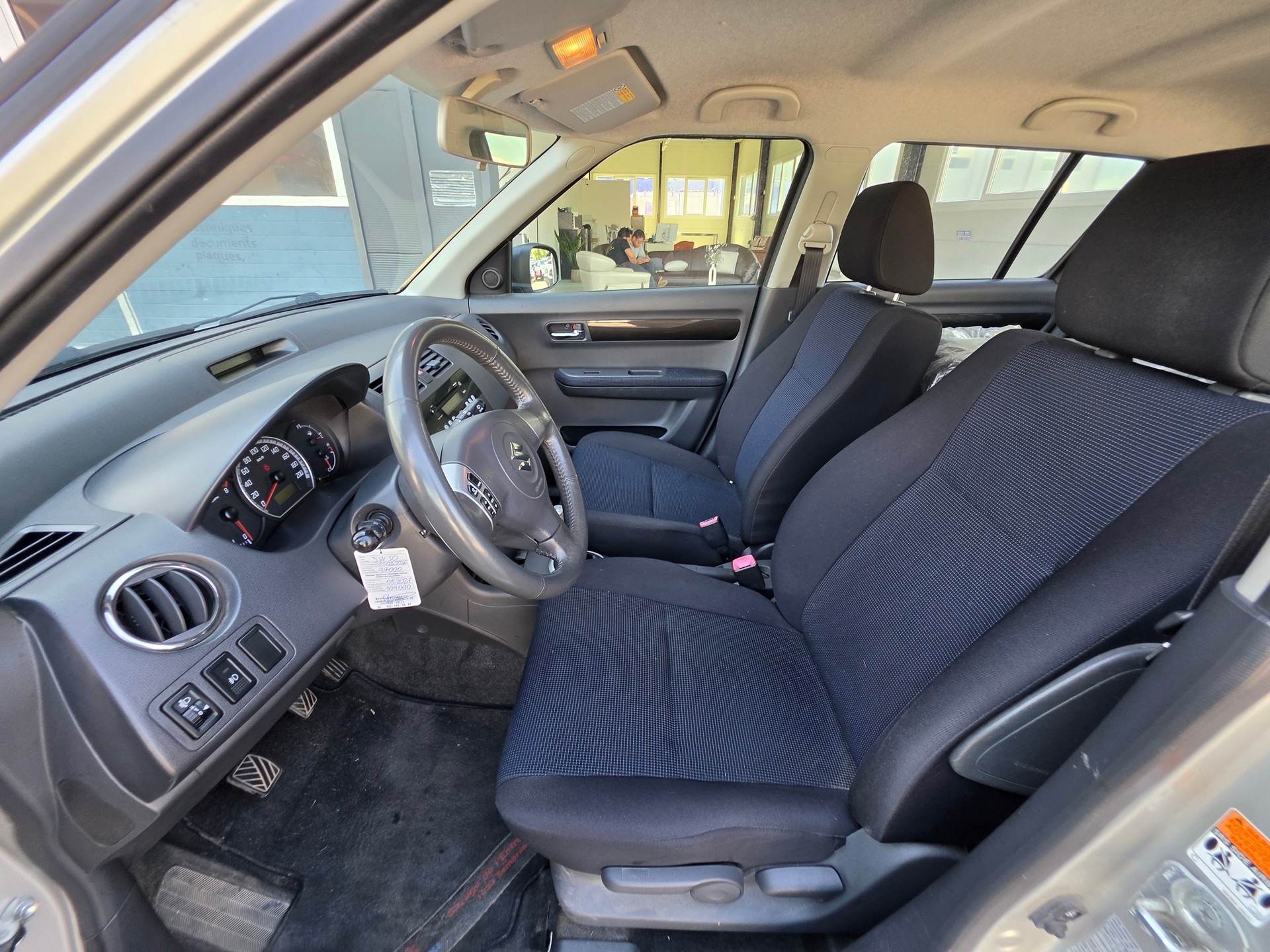 SUZUKI Swift 1.3i 16V GL Top 4x4-image-8