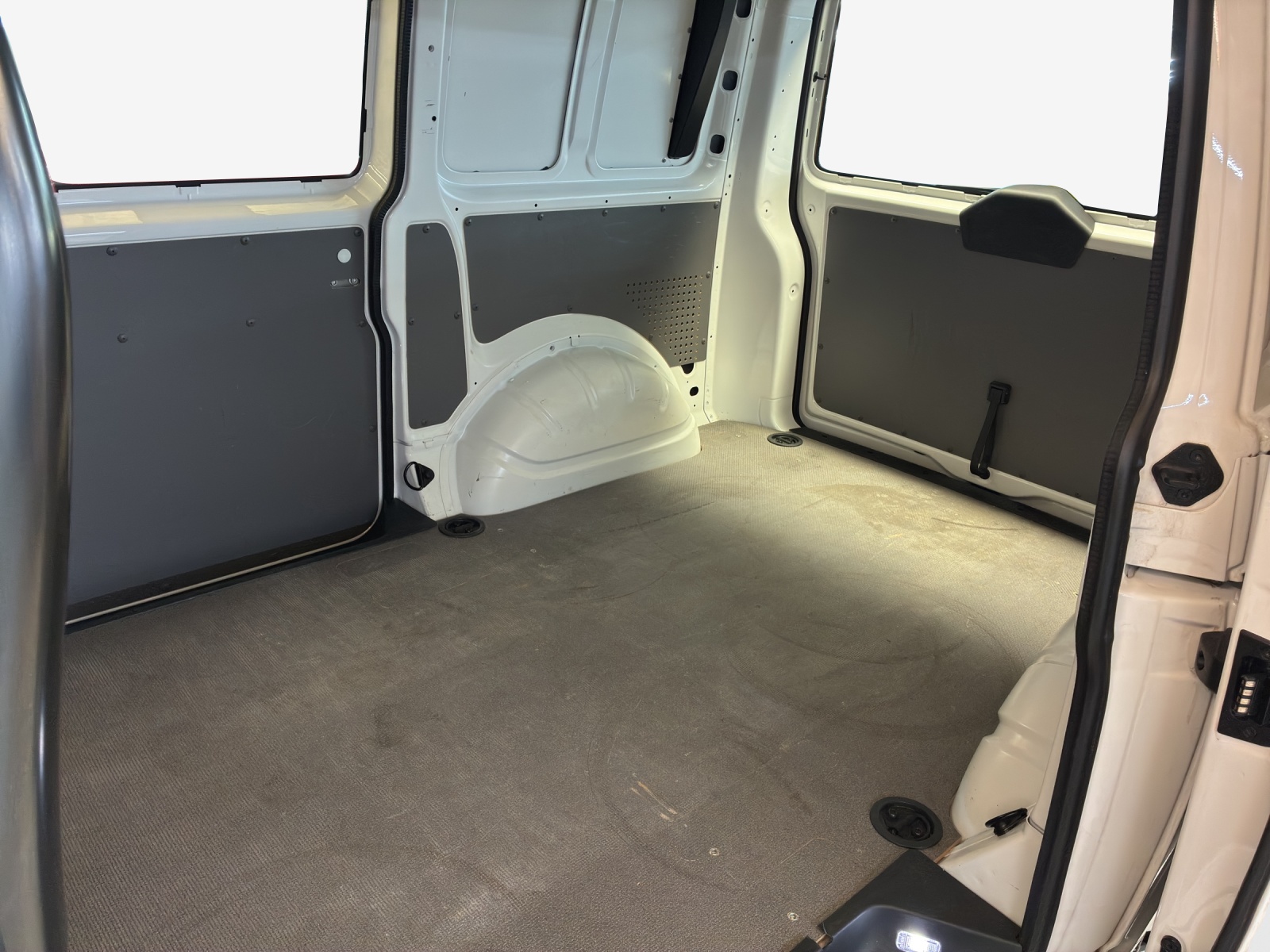 VW T6.1 2.0 TDI DSG-image-11