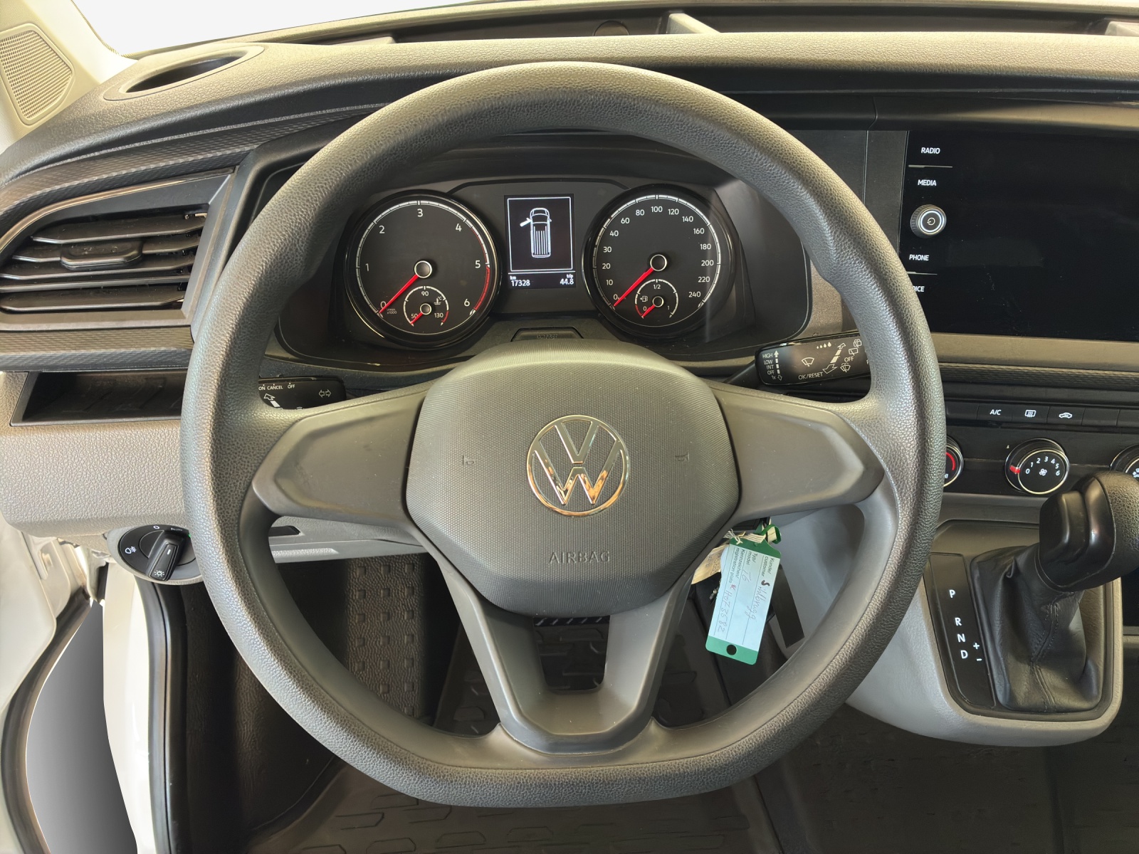 VW T6.1 2.0 TDI DSG-image-9