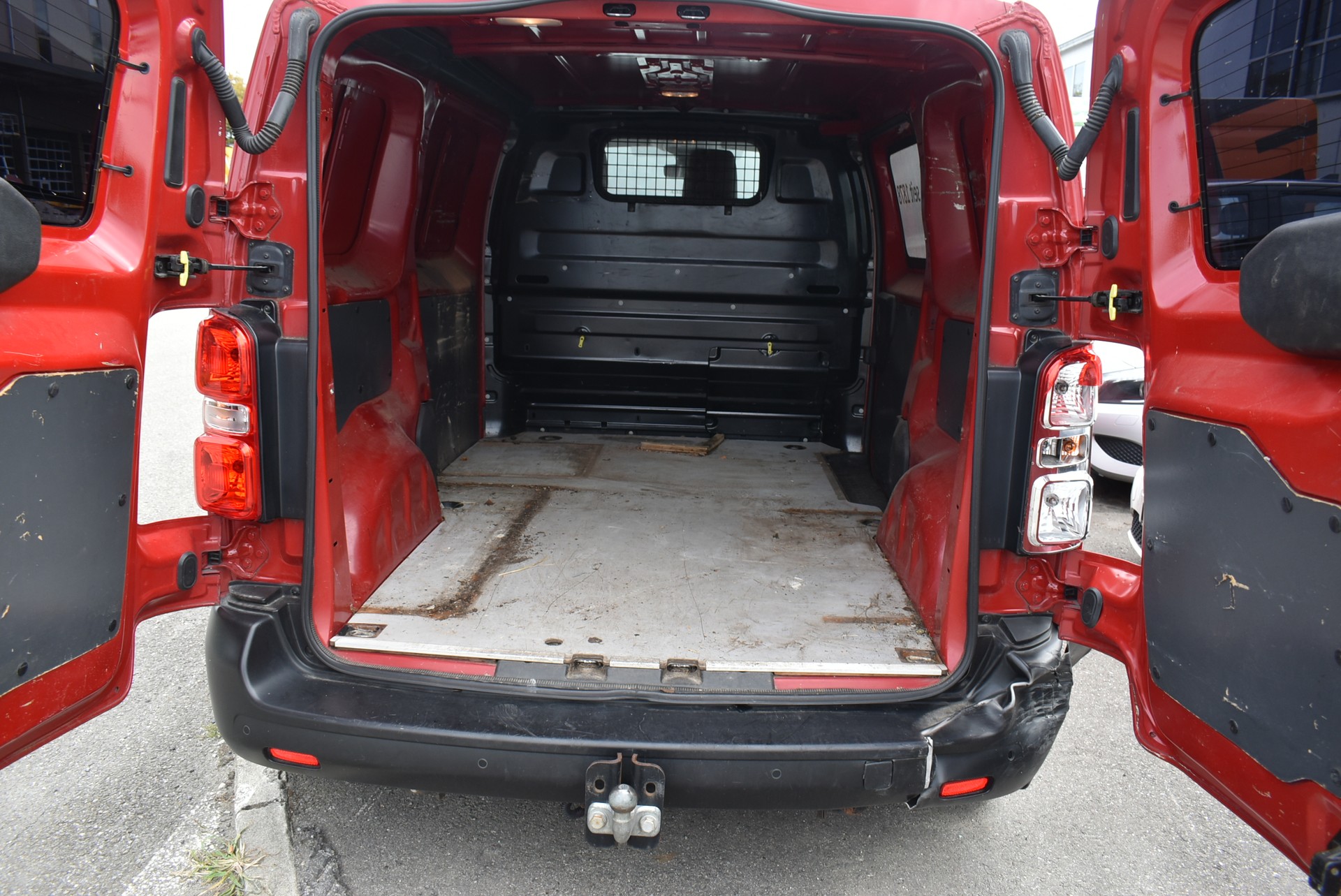 CITROEN Jumpy 2.0 BlueHDi 140 M Club EAT8-image-8