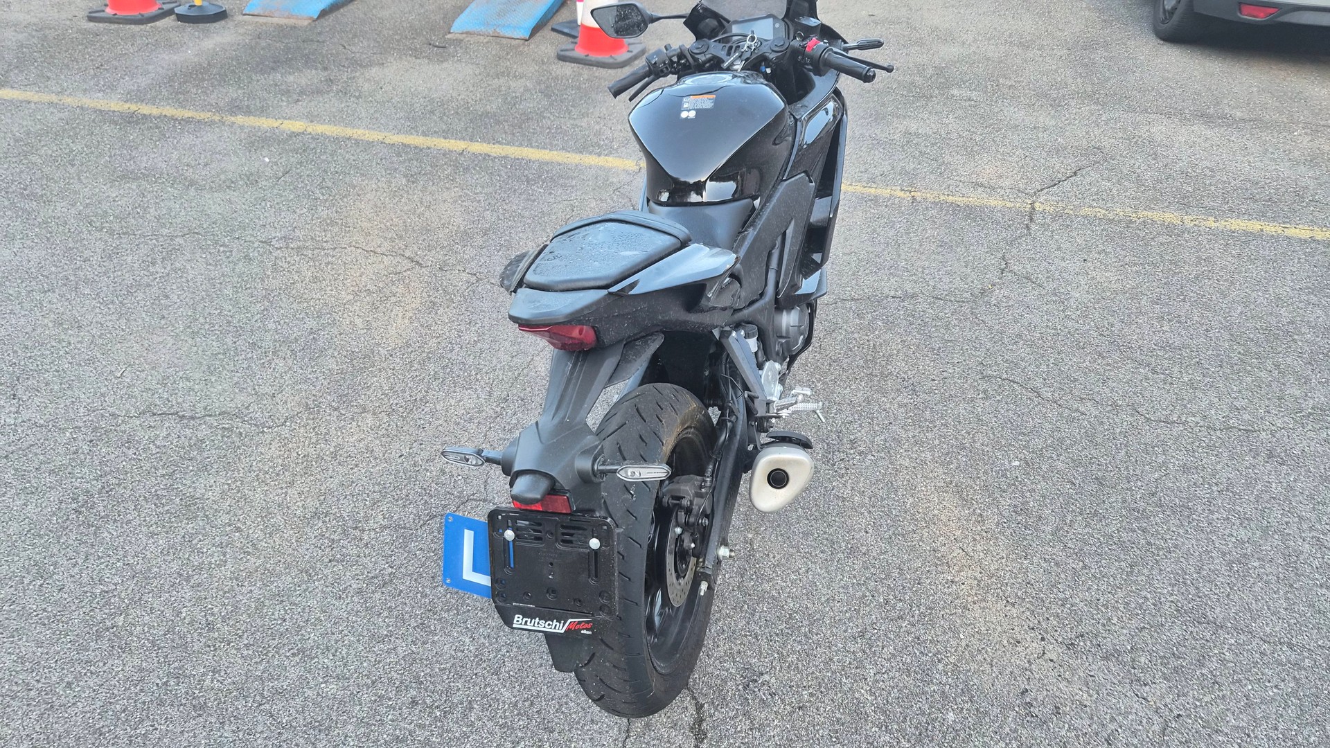 YAMAHA YZF-R3-image-3