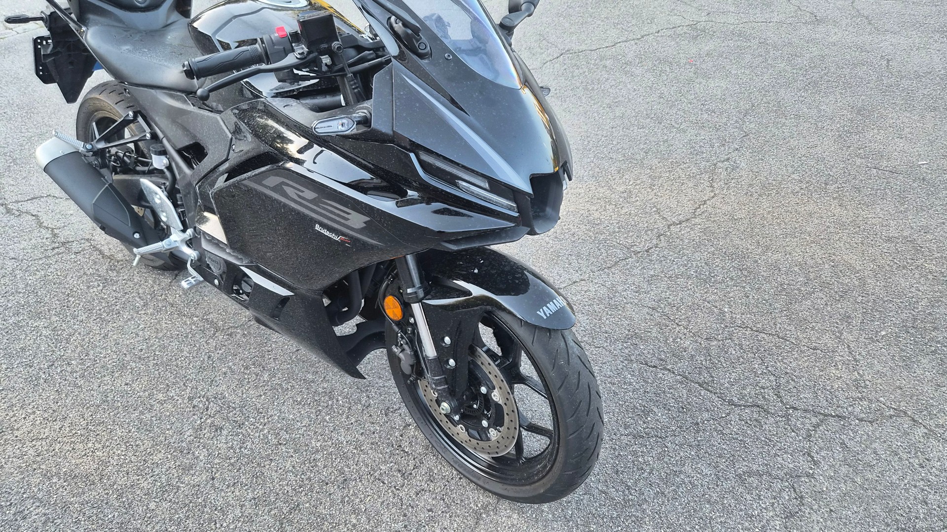 YAMAHA YZF-R3-image-1